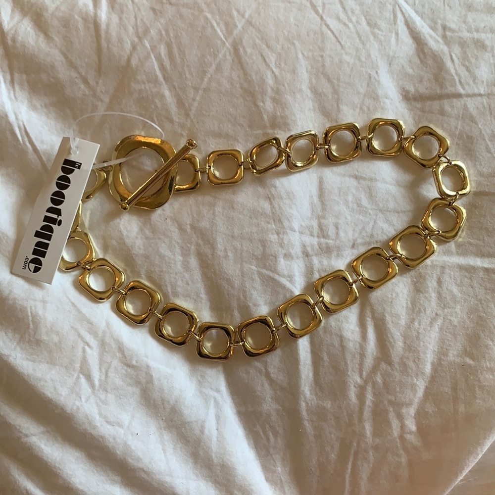 Gold chocker